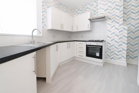 2 bedroom House To Let - Photo 5