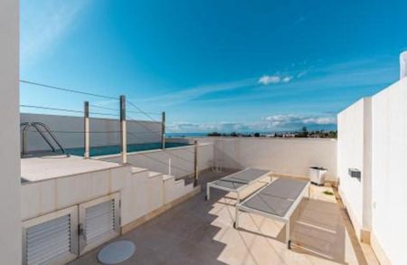 Alquiler de chalet adosado en Calle Incosol - Photo 3