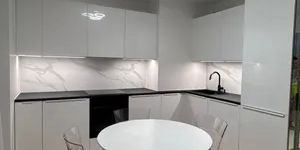 Erstbezug | Dachgeschoss mit Weitblick & Sonnenuntergang | Voll möblierte Dachgeschosswohnung mit 13 m² Terrase & Tiefgaragenstellplatz möglich | Village im Dritten | 7. OG - Photo 3