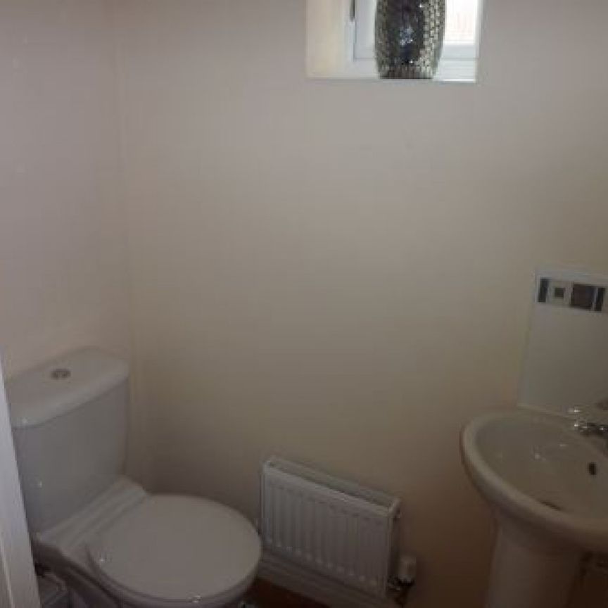 Anglian Way, Stoke, Coventry, West Midlands, CV3 - Photo 2