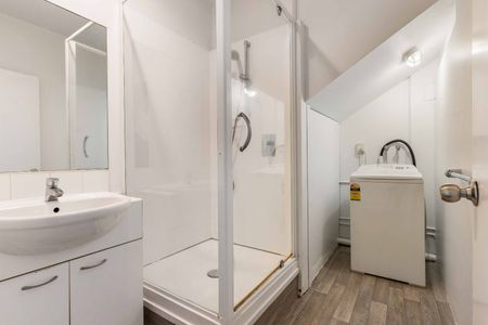 Tidy 2 bedroom apartment - Photo 5