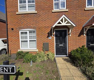 3 bedroom semi-detached house to rent - Photo 1