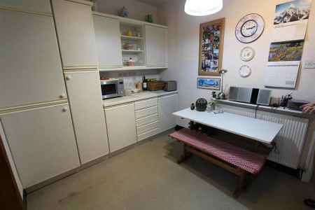 1 bedroom semi-detached house to rent - Photo 5