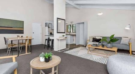 Quiet Bluff Hill Flat - Photo 5