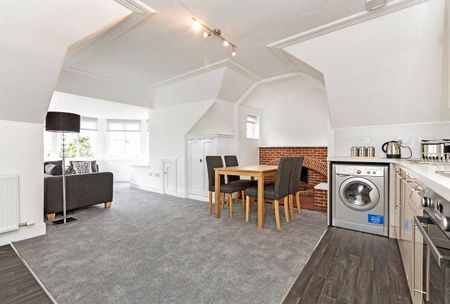 3 bedroom flat to rent - Photo 2