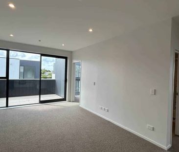 Brand New 2 Bedroom Apartment - Photo 4