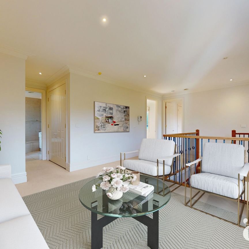 1/8 Mowbray Street, Hawthorn East VIC 3123 - House For Rent | Domain - Photo 1