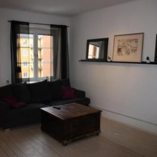 Charmig sekelskifts tvåa i centrala Sundbyberg - Foto 1