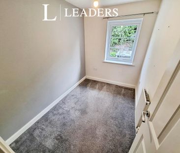 3 bedroom semi-detached house to rent - Photo 3