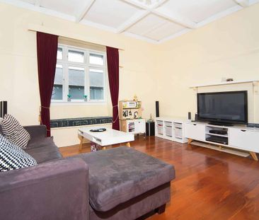 GREY LYNN CUTIE - Photo 2