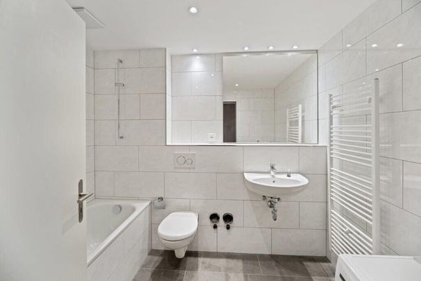 Appartement rénové dans un quartier résidentiel calme au milieu d’un magnifique cadre verdoyant - Foto 1