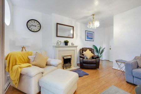 4 bedroom detached house to rent - Photo 4