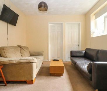 4 bedroom terraced house to rent - Photo 1