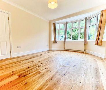 4 bedroom semi-detached house to rent - Photo 5