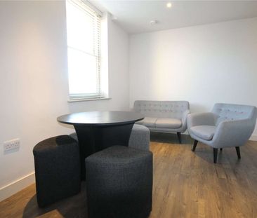 One bedroom furnished student apartment close to the river Cam - Photo 2