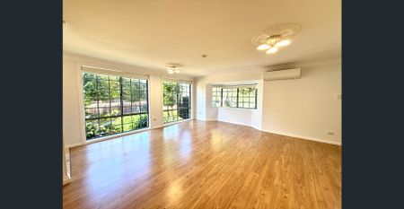 Newly renovated Stunning Three Bedroom Townhouse For Leasing - Photo 2