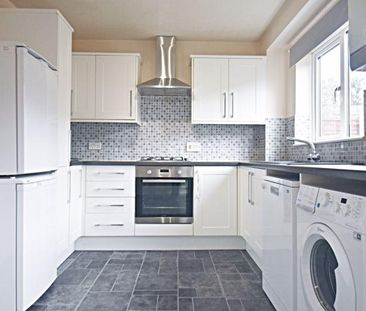 3 bedroom semi-detached house to rent - Photo 5