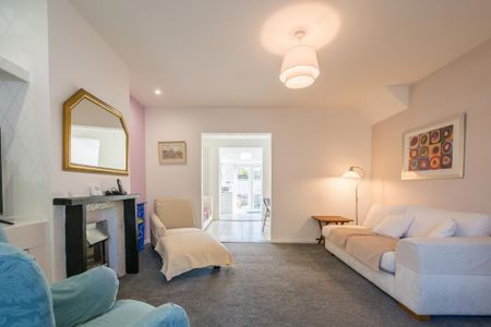 2 bedroom semi-detached house to rent - Photo 3