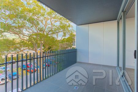 Modern Spacious Two Bedrooms High Level Apartment Available!! - Photo 4