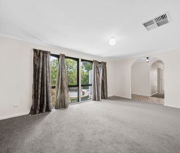 7 Phoenix Place, Giralang - Photo 1