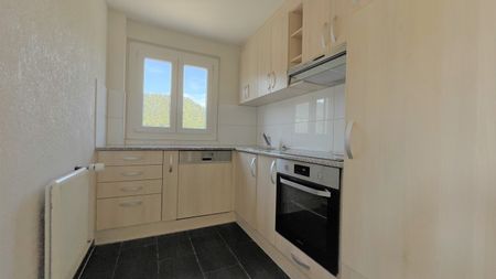 Rent a 3 ½ rooms apartment in Moutier - Photo 4