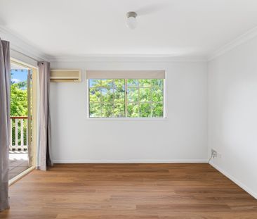 Refurbished Unit Centrally Located in Highgate Hill - Photo 1