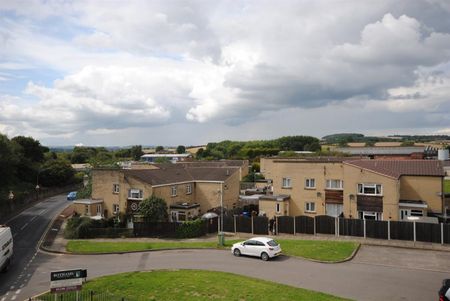 2 bedroom Flat To Let - Photo 4