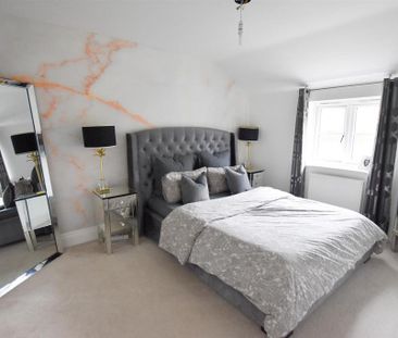 3 bedroom terraced house to rent - Photo 6