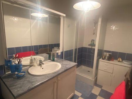 Location Appartement 3 pièces 74m² - Photo 3