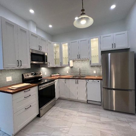 4 Bedroom downtown Tupper street - Photo 3