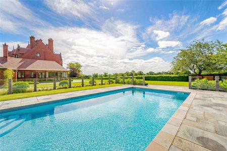 Exceptional luxury home in West Cheshire with swimming pool, stables, wonderful gardens and option for business space - Photo 4