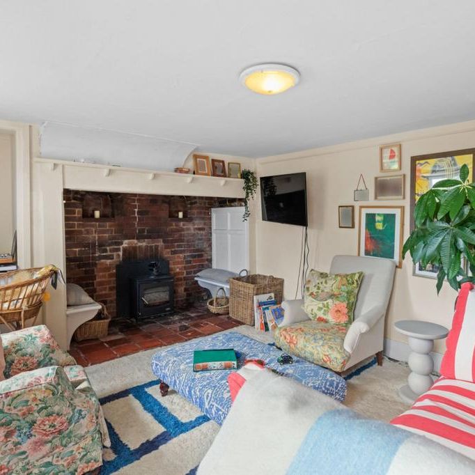 5 bedroom detached house to rent - Photo 1