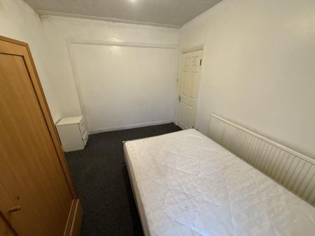 4 bedroom terraced house to rent - Photo 5