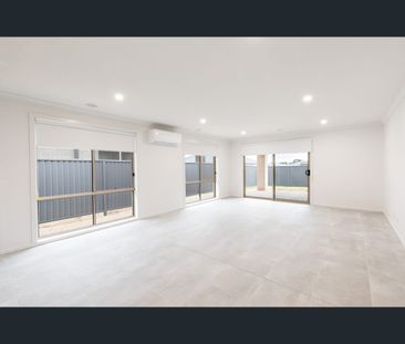 21 Verdale Drive, Alfredton, Vic 3350 - Photo 5