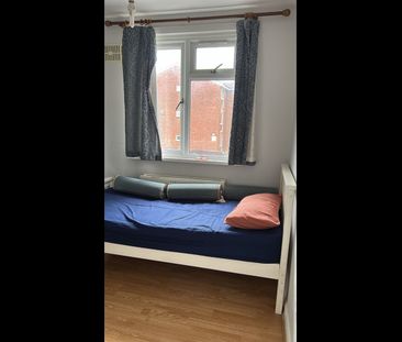 1 Bed Detached House, Avondale Road, HA3 - Photo 1