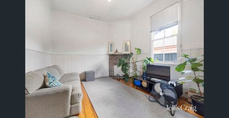 Charming Three-Bedroom Ballarat Cottage in Redan - Photo 4
