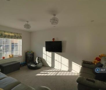 4 bedroom detached house to rent - Photo 1