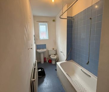 Room in a Shared House, Stratford Terrace, LS11 - Photo 2