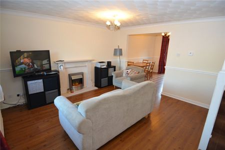 Summertrees Avenue, CH49 2QD, Greasby - Photo 2