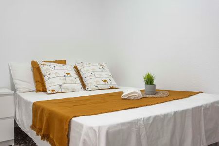 Calle Calvo Acacio, Valencia, Valencian Community 46017 - Photo 3