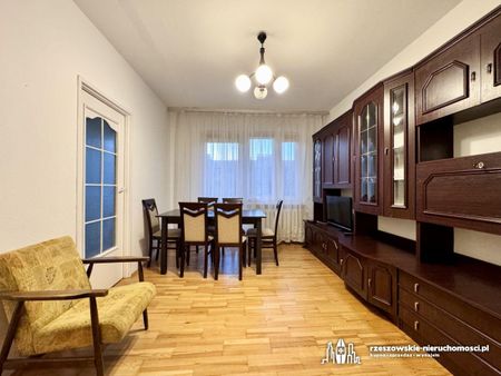 2 pokoje z balkonem na os.Kmity, dostępne od zaraz - Photo 4