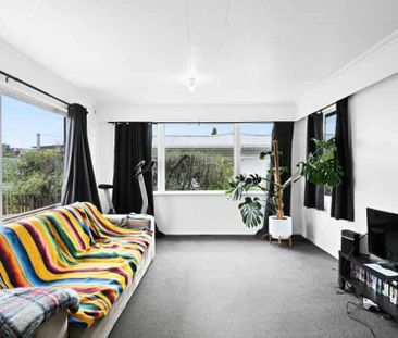 Modern 3-Bedroom Home in the Heart of Dinsdale - Photo 1