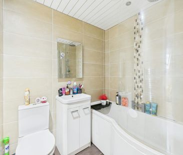 Flat to rent on - Photo 5