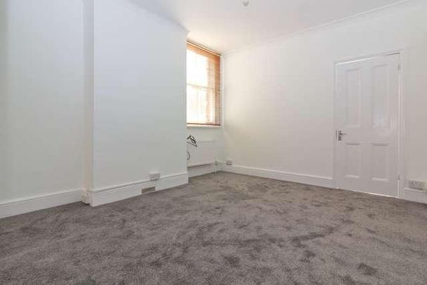 Monkston - Lovely Bedroom Home Close With Garden & Parking, MK10 - Photo 1