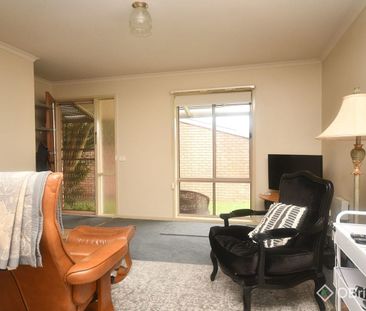 NEAT & TIDY - QUIET COURT LOCATION - Photo 1