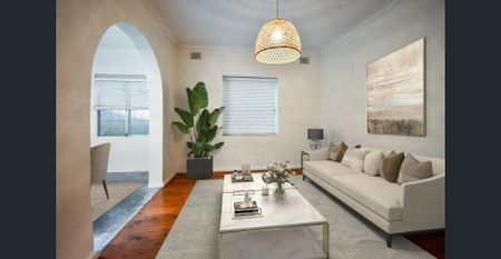 Boutique Beachside Living – Stylish Oversized Apartment with Private Garden and Secure Parking - Photo 2