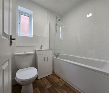 3 bed House - Detached To Let - Photo 4