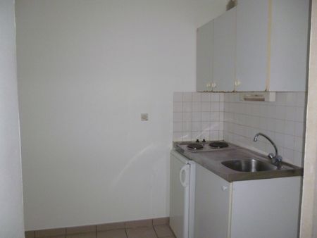 Location Appartement 2 pièces 31m² ORLEANS 45000 - Photo 2