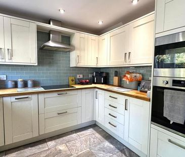 3 bedroom semi-detached house to rent - Photo 5