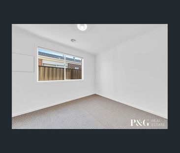 ✨ Easy Living, Everyday Comfort & a Location You'll Love✨ - Photo 5